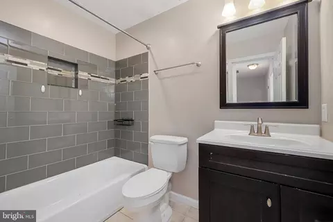 Bath - 17381 Sligo Loop, Dumfries, VA 22026 photo 2 of 2