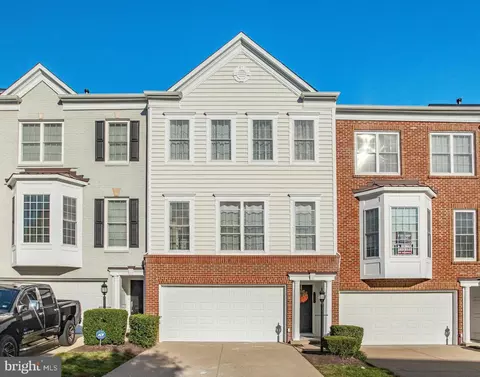 14585 Crossfield Way, Woodbridge, VA 22191