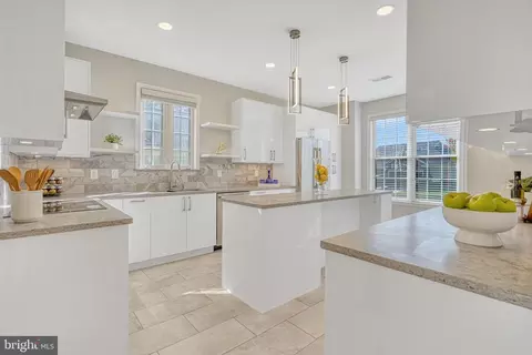 13384 Fieldstone Way, Gainesville, VA 20155