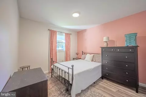 Bedroom - 18904 White Oak Dr, Triangle, VA 22172 photo 1 of 4
