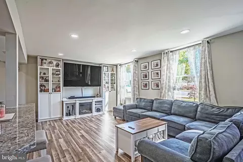 Other - 18904 White Oak Dr, Triangle, VA 22172 photo 1 of 10