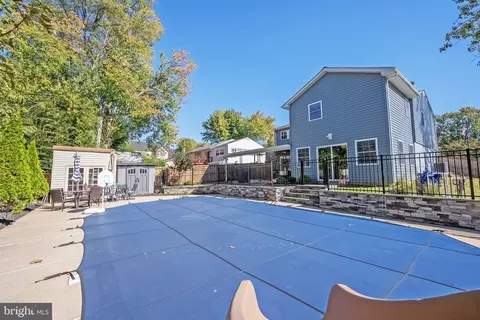 Exterior - 18904 White Oak Dr, Triangle, VA 22172 photo 8 of 11