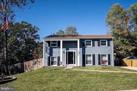 18904 White Oak Dr, Triangle, VA 22172