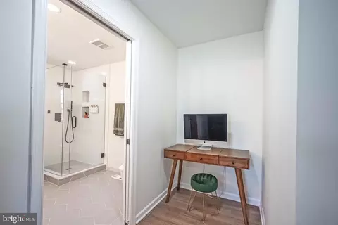 Entry Way - 18904 White Oak Dr, Triangle, VA 22172 photo 11 of 11