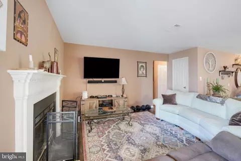 10933 Postern Ct, Manassas, VA 20109 photo 10