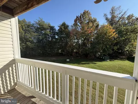 8058 Lisle Dr #203, Manassas, VA 20109