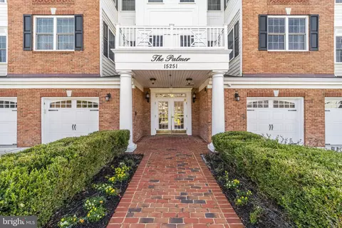 15251 Royal Crest Dr #303, Haymarket, VA 20169