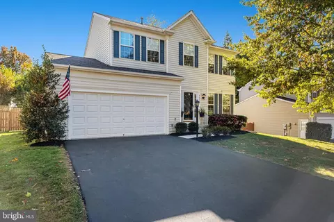 5819 Moonbeam Dr, Woodbridge, VA 22193