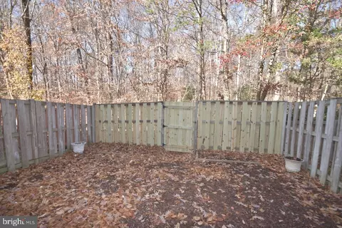 4140 La Mauricie Loop, Dumfries, VA 22025 photo 2