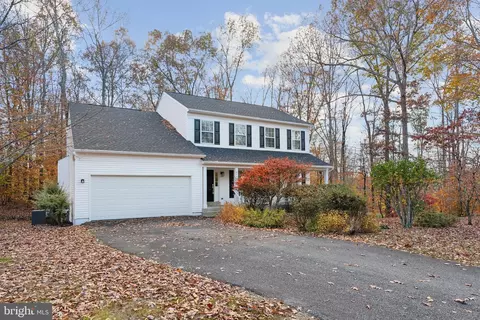 8385 Sinclair Mill Rd, Manassas, VA 20112 photo 2