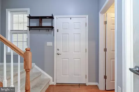 Entry Way - 6807 Sabbarton Pl, Gainesville, VA 20155 photo 1 of 4