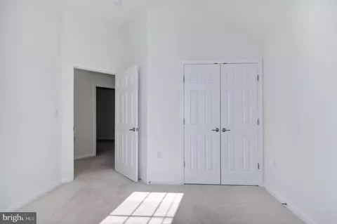 Bedroom - 6807 Sabbarton Pl, Gainesville, VA 20155 photo 6 of 9