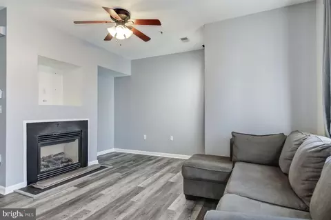 Living - 6807 Sabbarton Pl, Gainesville, VA 20155 photo 3 of 3