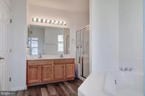 Entry Way - 6807 Sabbarton Pl, Gainesville, VA 20155 photo 3 of 4