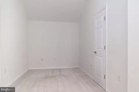 Bedroom - 6807 Sabbarton Pl, Gainesville, VA 20155 photo 9 of 9