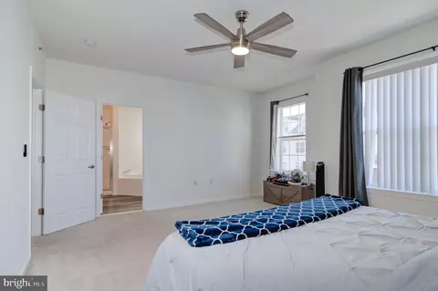 Bedroom - 6807 Sabbarton Pl, Gainesville, VA 20155 photo 3 of 9
