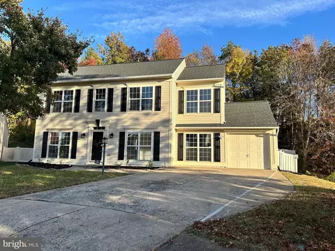 17261 American Elm Ct, Dumfries, VA 22026