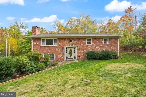 2521 Youngs Dr, Haymarket, VA 20169