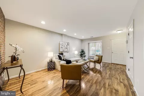8870 Stable Forest Pl, Bristow, VA 20136 photo 6