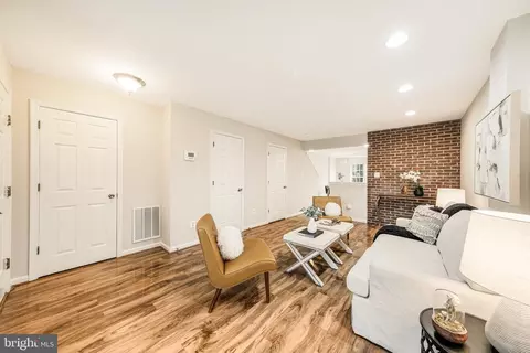 8870 Stable Forest Pl, Bristow, VA 20136 photo 5