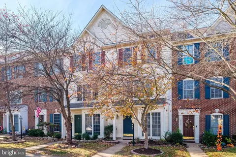 8870 Stable Forest Pl, Bristow, VA 20136
