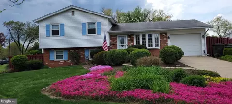 13510 Colfax Rd, Woodbridge, VA 22191