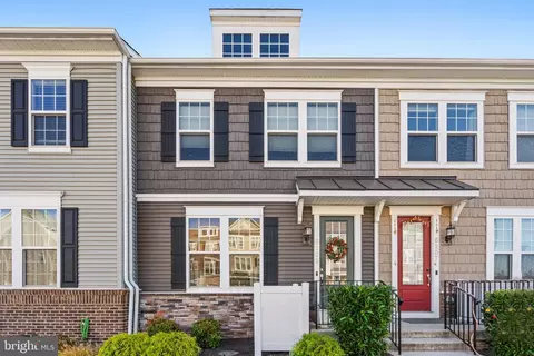 6205 Quinns Creek Dr, Haymarket, VA 20169