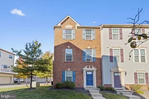 7000 Kona Dr, Gainesville, VA 20155