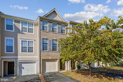 15724 John Diskin Cir, Woodbridge, VA 22191