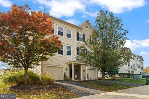 3057 Chinkapin Oak Ln, Woodbridge, VA 22191