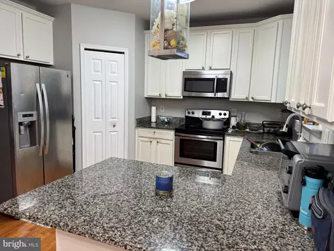 Kitchen - 8756 Dunstable Loop, Bristow, VA 20136 photo 2 of 2