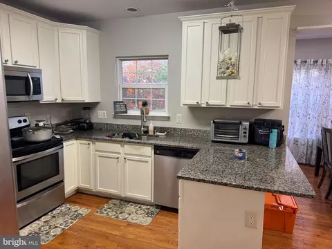 Kitchen - 8756 Dunstable Loop, Bristow, VA 20136 photo 1 of 2
