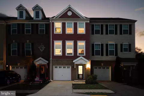 8860 Englewood Farms Dr, Manassas, VA 20112