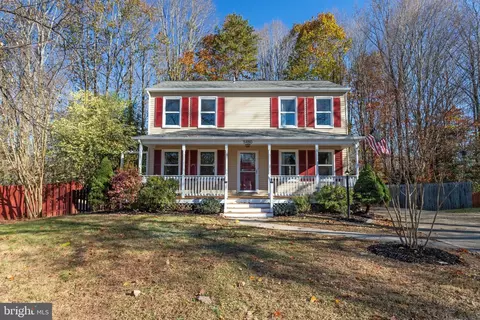 5480 Rector Dr, Woodbridge, VA 22193