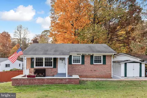 18916 White Oak Dr, Triangle, VA 22172