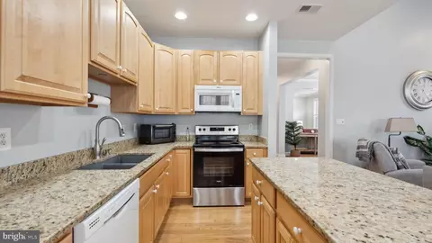 5912 Affirmed Pl, Gainesville, VA 20155 photo 12