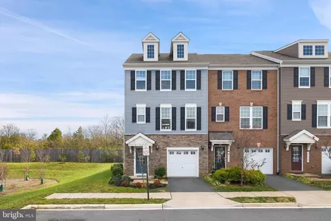 8401 Girvan Ct, Manassas, VA 20109