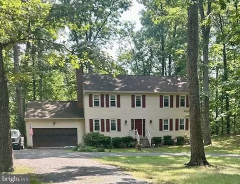 4011 Shady Hollow Ln, Gainesville, VA 20155