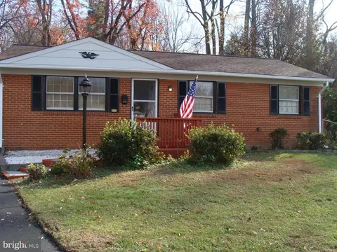 4115 Hoffman Dr, Woodbridge, VA 22193