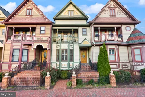 213 Mill St, Occoquan, VA 22125