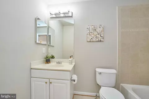 Bath - 6916 Broadleaf Ter, Gainesville, VA 20155 photo 2 of 2