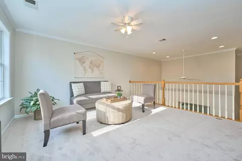 Entry Way - 6916 Broadleaf Ter, Gainesville, VA 20155 photo 5 of 6