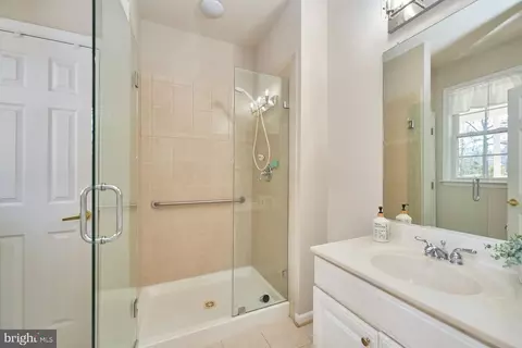 Bath - 6916 Broadleaf Ter, Gainesville, VA 20155 photo 1 of 2