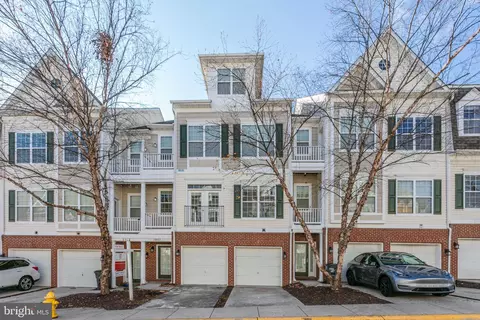 1843 Cedar Cove Way #101, Woodbridge, VA 22191