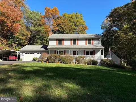10261 Greystone Rd, Manassas, VA 20111