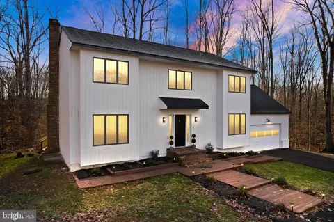 12007 Parkriver Dr, Manassas, VA 20112