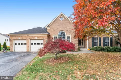 1840 Strickland Ct, Woodbridge, VA 22191