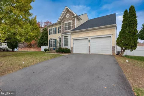 16504 Telescope Ln, Dumfries, VA 22026