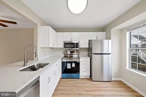 Kitchen - 10909 Postern Ct, Manassas, VA 20109 photo 2 of 3