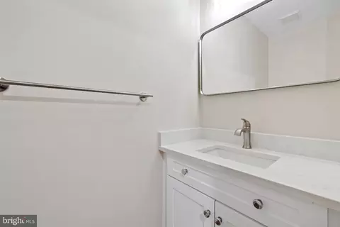 Bath - 10909 Postern Ct, Manassas, VA 20109 photo 1 of 3